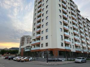 Lazar Tower Apartments with 2 Bedroom and Parking near Palas