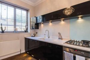 Stylish 1-bed with a Roof Terrace