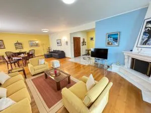 Sunny and Spacious Luxury House - Pyrgetós