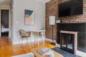 Blueground West Village furnished kitchen wd NYC-1564