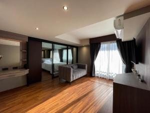We Hotel