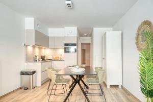 5-Guest Studio in Ostend, Steps from the Beach