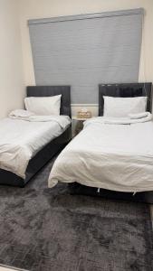 Chic 3-BR Tala Almajd Villas in upscale district Alnahdah Family only