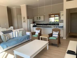 4 bedroom 8 sleeper apartment Goose Valley, Plettenberg Bay, South Africa