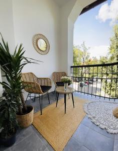 MINI Chrobrego przy plaży z Loggia