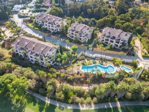 Elegant 3-Bedroom Apartment in La Quinta Marbella