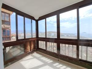 Atlantic 2 Apartment in front of the ocean, espectacular view, pool and WiFi