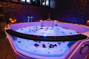 Jacuzzi Deluxe - Penthouse