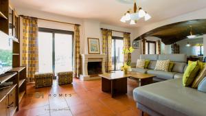 Greice Homes-650 meters from the beach, 4 bedrooms villa for holidays in Vilamoura-Quarteira