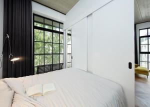 Exclusive apartment in Heart of Town