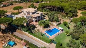 Luxuosa moradia V5 em Quarteira - Greice Homes - Cabeço de Câmara