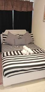 2BR Cozy Condo at Azure Urban Resort Residences by Gigi