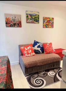 2BR Cozy Condo at Azure Urban Resort Residences by Gigi