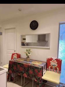 2BR Cozy Condo at Azure Urban Resort Residences by Gigi