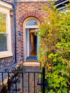 Upscale Family Home Beautiful Setting