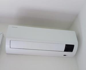 MELHOR LOCALIZAÇÃO DE SANTOS, LOFT, 200 MTS da PRAIA, WI-FI, AR CONDICIONADO