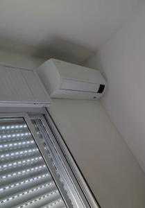 MELHOR LOCALIZAÇÃO DE SANTOS, LOFT, 200 MTS da PRAIA, WI-FI, AR CONDICIONADO