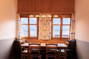 Three-Bedroom Apartment room in Ferienbauernhof Nigsch