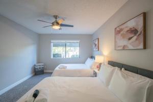 Cozy 2BD - Parking, Gym, Pool - Sleeps 8 - 5 Min Casino