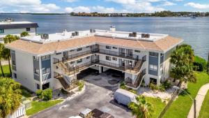 Cheerful Oasis on Anna Maria Island