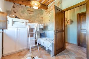 Family Forest-Rifugio con piscina Crete Senesi