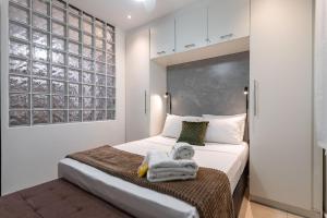 Em frente ao metro e 8 minutos da praia - SF228