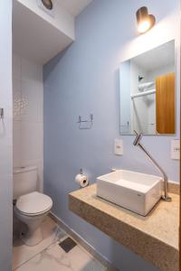 Em frente ao metro e 8 minutos da praia - SF228