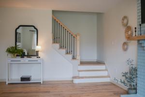 Annapolis Charm Waterfront Getaway Near USNA - FISH & CRAB from your PRIVATE PIER!