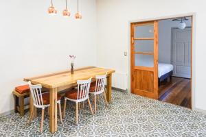 Estudio a orilla de Rio