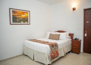 Hotel y Cabañas - Centro Vacacional Comfandi Lago Calima