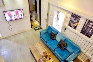 Louis Home 3 Bedroom Balcony