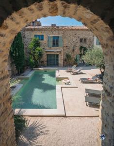 Mas Evalla, Charme, Piscine Chauffée et Vue Unique