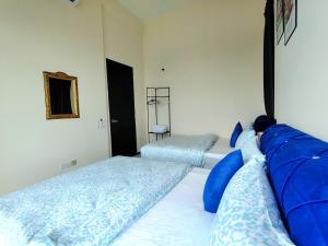 Large Familystay 3BR Stunning Sea & City-view, Georgetown
