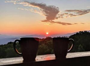 2 Places, 1 Epic Smoky Mtn Stay! Breathtaking Views-Indoor Pool-Outdoor Pool-Hot Tubs-Arcade-Playground-Close to Downtown