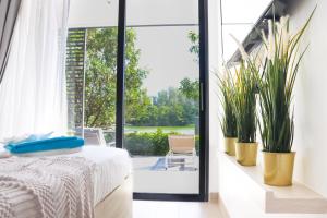 Cassia 3BR with Terrace Sea view apt by NLA