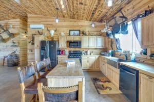 Hot Tub and Fire Pit Family Retreat in South Dakota