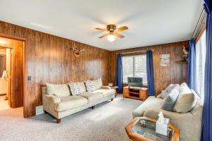 Cabin in Boulder Junction with Fire Pit and Deck!