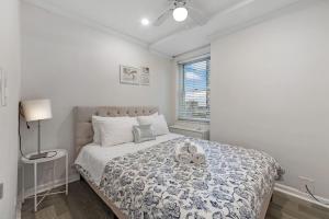 2 BR, Prime Location and City Views, Private Porch