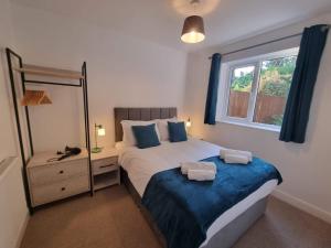 Charfield House by Cliftonvalley Apartments