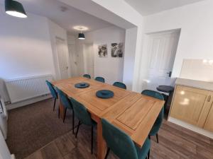 Charfield House by Cliftonvalley Apartments