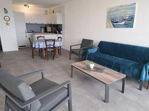 Bel appart rénové 2 ch, face mer, garage, ascenseur - FR-1-323-548