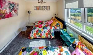 Colourful life-house near Glasgow - West Kilpatrick