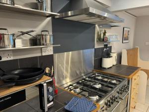 2 Bed Georgian cottage, Ramsgate