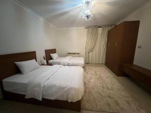 EG-CN-22 Four Rooms Nile View