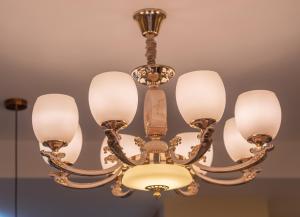 Exquisite Condo with Free parking Gym and Pool