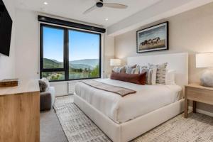 Electric Pass Lodge 202 by Snowmass Mountain Lodging