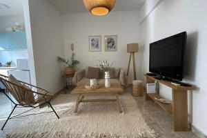 Luminoso 2 ambientes en Boedo Seguridad 24hs frente a Plaza Boedo