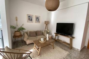 Luminoso 2 ambientes en Boedo Seguridad 24hs frente a Plaza Boedo