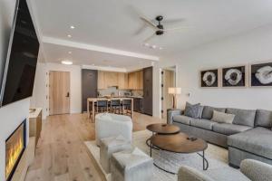 Electric Pass Lodge 403 by Snowmass Mountain Lodging