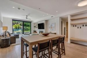 Electric Pass Lodge 403 by Snowmass Mountain Lodging